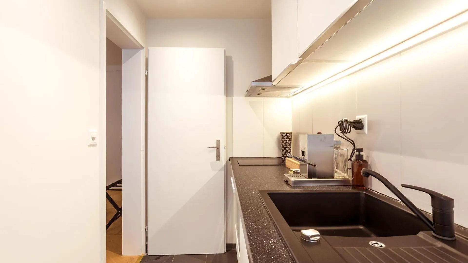 Boutique Apartment Im Trendigen Quartier Am Rhein Basel 0*,  Switzerland